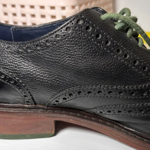 Cole Haan size 10 Black Leather Men's Oxfords with Green Laces soles 22